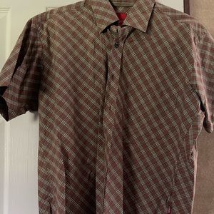 Men’s SS casual shirt.